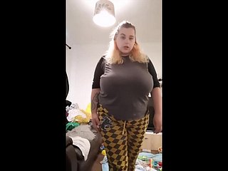 上的TikTok，编译巨大的山雀