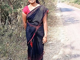 Road Par value a below average Khadi Ladki Ko 2000 de Kar Ghar Pe Lakar Thoka