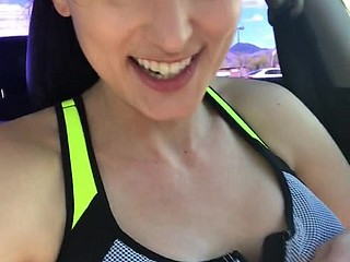 Gym Old bag Fingers Her Fat Pussy Far Get under one's Parking In the midst