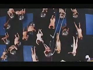 우리는 당신이 배고픈 벌거 벗은 어린 아이 같은 큰 군대를 본 적이 없다 내기